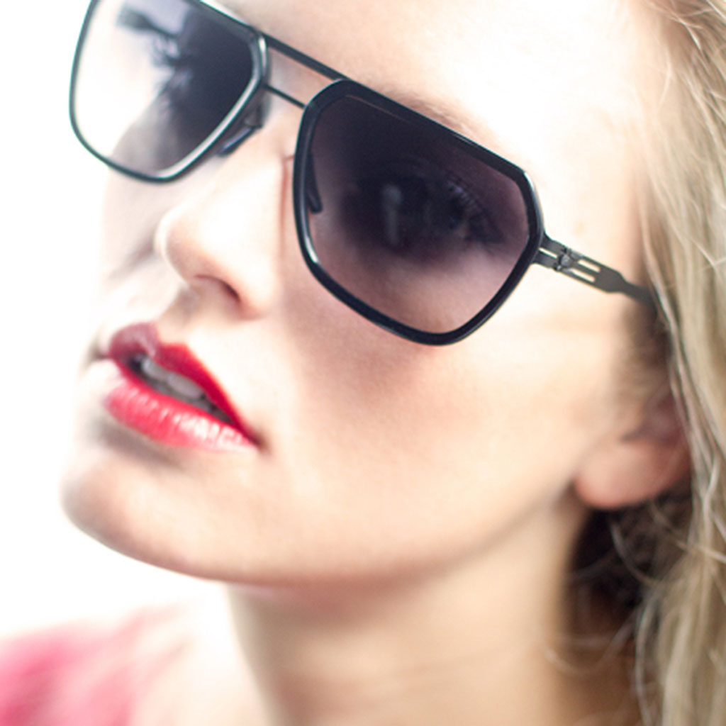 ic! Berlin Jorg R Black Matt-Gold-Green - OchelariDirect